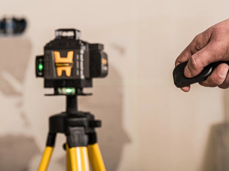 BESTEN Poziomica laserowa 4D 16 linii BE0002848 z zielonym laserem 532 nm i statywem 118 cm